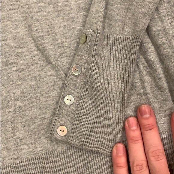 Kenneth Cole Reaction grey V-neck sweater - Picture 3 of 5